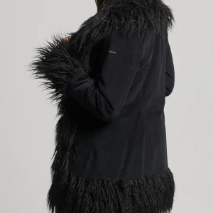 penny lane!! PRIS DISKUTERBART  - SÅÅ fin pennylane jacka som jag verkligen älskar!! Aldrig tvättad, bara ägt i ett knappt halvår och snålt använd.  Säljer bara då jag behöver pengar akut och därför går pris att diskutera vid snabb affär.  Skriv för fler bilder, köparen står för frakt :) 