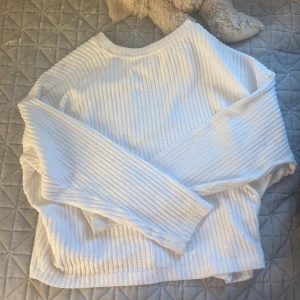 Tröja - Här säljer jag en tröja från H&M💋. Köpte för 159 kr,