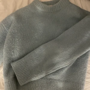 Tröja  - Superfin stickad tröja från Zara! Bra skick💕kan mötas upp i Jönköping eller frakta, köparen står för frakten💕