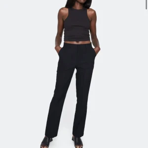 Kostymbyxor  - Säljer dom här populära kostymbyxorna från bikbok 💕kan skicka fler bilder vid intresse 