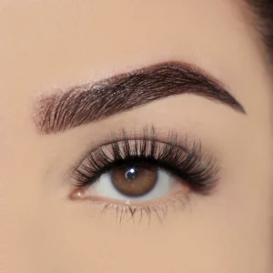 Ivanna Naturliga fransar - Lyxiga , lätta med ett osynligt band på 0.08MM.  Flexibla och mjuka för en bekväm användning. Frans längd 6-16MM.   Alla våra fransar är alltid:  Veganska Cruelty-free Handgjorda återanvändbara upp till 20-25 gånger med bra vård.