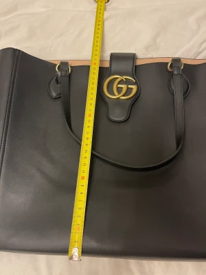Gucci tote - Helt ny gucci tote i storlek 36*31. Swish betalning. Fast pris