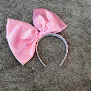 Mollys stora rosset  - Stort dollystyle diadem mollys