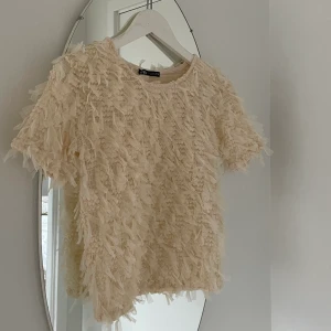 Zara T-shirt - Så fin t-shirt från Zara💘