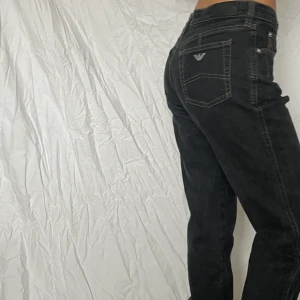 Jeans - Dessa finns att köpa hos på @refashionuf på instagram kl 16 på fredag! 