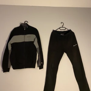 Champion dress - Champion dress som har används ett tiotal gånger men är för liten nu. Pris går att diskuteras🤝