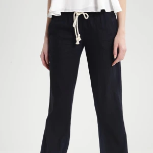 Roxy linnebyxor  - Svarta Roxy linnebyxor, skriv privat för mer information eller frågor 💓