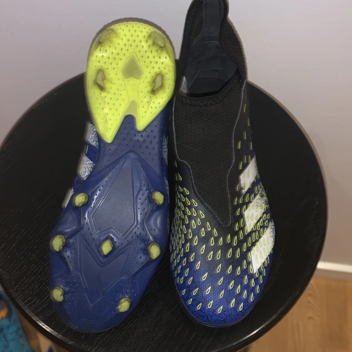 Adidas fotbollsskor - 91