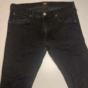 Jeans. Märke Lee. Storlek W32 L32.