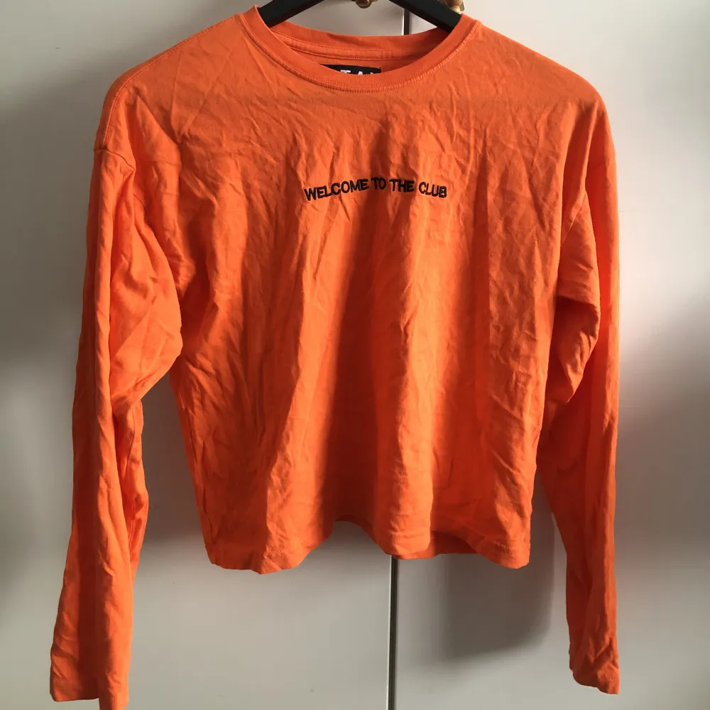 Orange tröja från Carlings, sparsamt använd💞💞!!. Toppar.