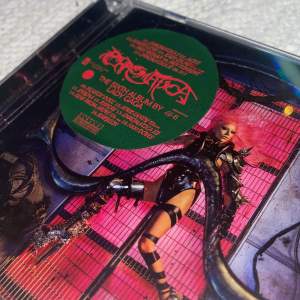 Lady gaga ”chromatica” cd i bra skick ! Spelad 1 gång , har orginal hype sticker på skalet 💕✨