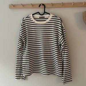 Randig Zara tröja - Super skön randig stickad tröja från zara✨✨