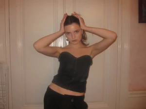 Jeans korsett  - Super snygg jeans korset! Egen sydd av aviv uf av ett par gammla jeans! Är du intresserad av att köpa denna unika topp kolla in våran instagram @aviv.uf för information! 