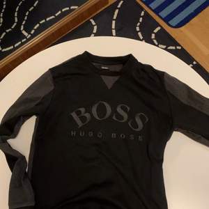 Säljer Hugo boss tröja storlek L