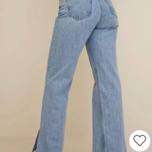 Hej! Jag säljer ett par jeans från lager 157 i storlek XS, har använt dom 2 gånger endast! Köpte dom för 349kr och säljer för endast 150kr 