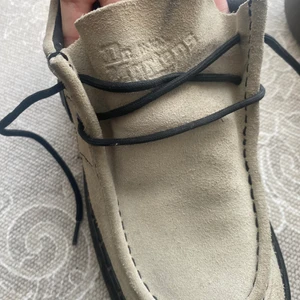 Rare Dr.Martens  - Köpta på Beyond Retro för endast en månad sen, storlekslapp finns ej kvar.🌱 Jag som har stl 39 upplever dem som lite lite tajta framtill så dessa är nog stl 38 EU. Kan mötas upp! Nypris: 800kr. 🤍 PS. Skosnören medföljer ej.