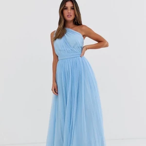 ASOS design balklänning - Helt oanvänd balklänning, nyskick. Storlek 36. 500kr exklusive frakt 😇