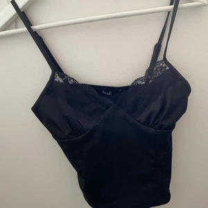 Bik bok topp xs - Jättesöt topp från bikbok som tyvärr inte kommer till användning. Köparen står för frakten