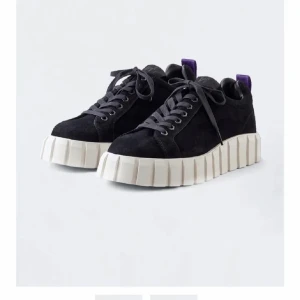 Eytys - Säljer mina eytys som jag intr använder längre, går att rengöra så dom ser nyare ut!!