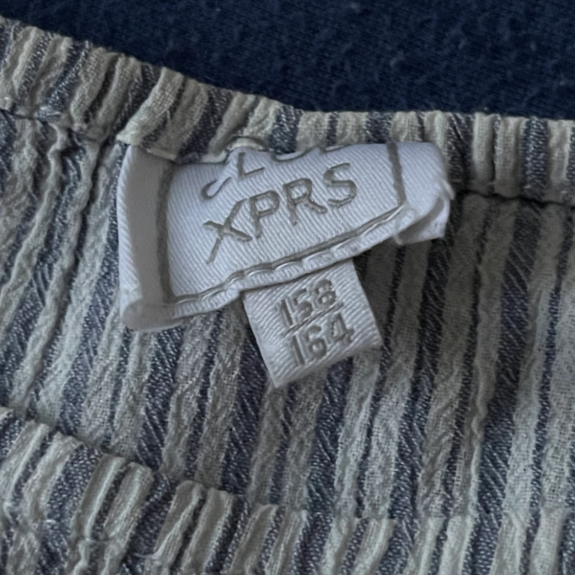 Blå/vit randig tröja - 90