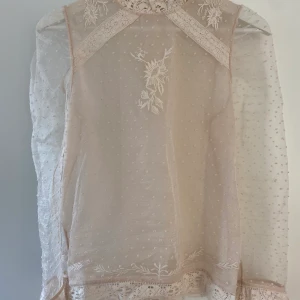 BLUS - Blus från Zara, gammelrosa färg. 