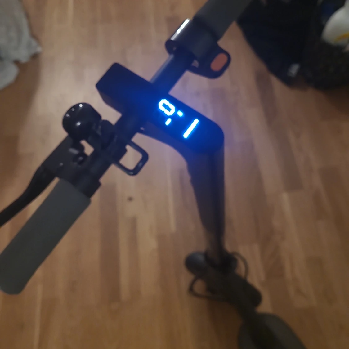 Mi Essential electric scooter - 90