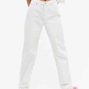 monki jeans - säljer jeans från monki i storlek 27 då de aldrig används, använda ca två gånger bara. köpta för 400 säljer för 100+ frakt. 