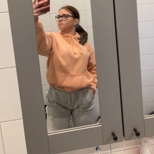 Mjukisbyxor  - Säljer dem här fina mjukisbyxorna as härliga sitter skit fint på.