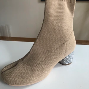 Stövlett stark 37 - Köpta för 1 år sedan. Använda ett fåtal ggr. 