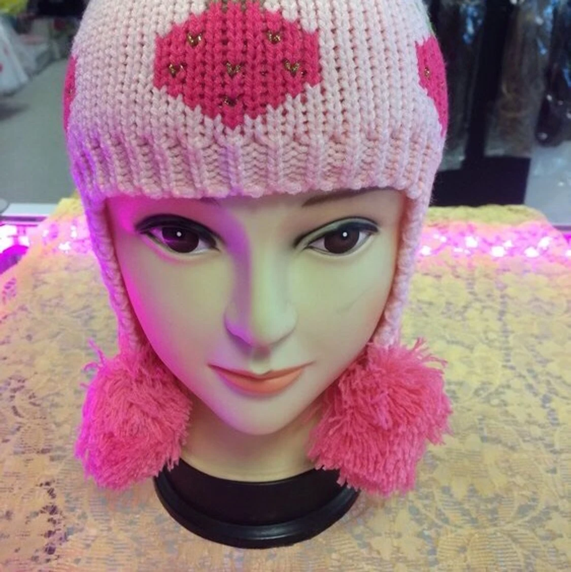 Stickade Mössa  - 91