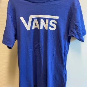 Vans tshirt  - Använd 1 gång Som ny Kan skickas mit fraktkostnad Nypris 299kr Mitt pris 100kr