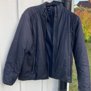 Nike - Nike vintage jacka, vår/höst mörkblå. Skriv för mer info