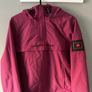 Canada snow anorak  - Jag säljer min jacka ifrån canada snow nypris 1300kr💗