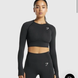 Gymtop - Svart träningströja från Gymshark, endast använd 2-3 gånger. Originalpris 450kr 