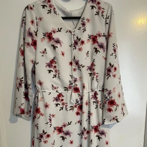 sommarklänning köpt i dubai - priset kan diskuteras