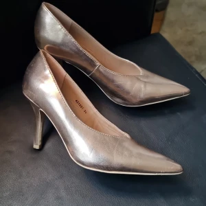 Skor - Snygga skor från NLY shoes. Använda men i bra skick.