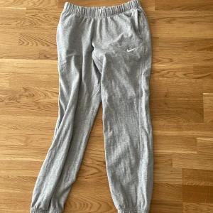 Nike byxor - Nike byxor, gråa, S.