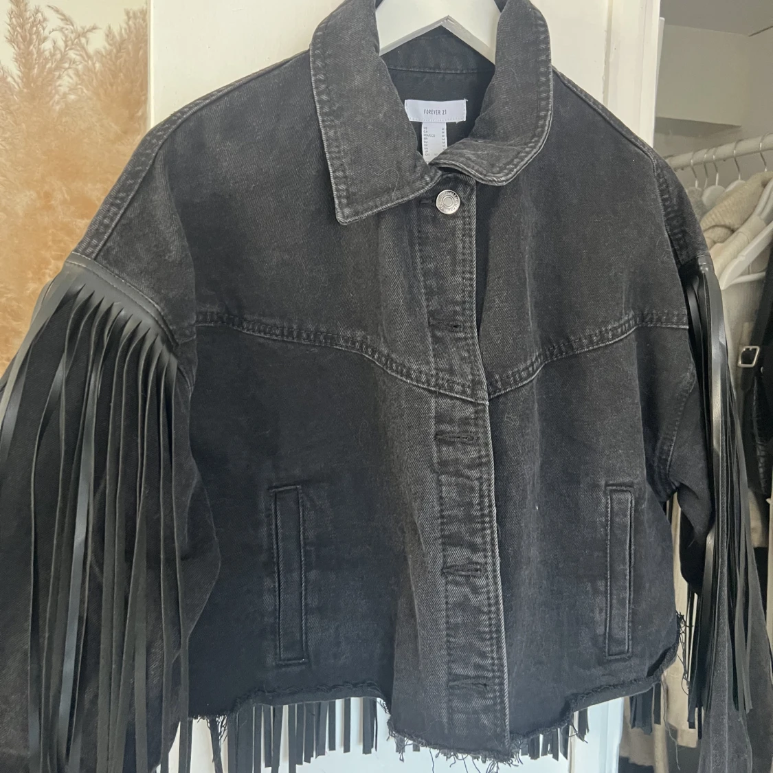 Jeansjacka med fransar svart