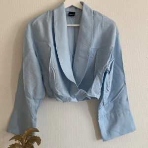 Oanvänd blus - Perfekt skick! Så fin men kommer tyvärr inte till användning.