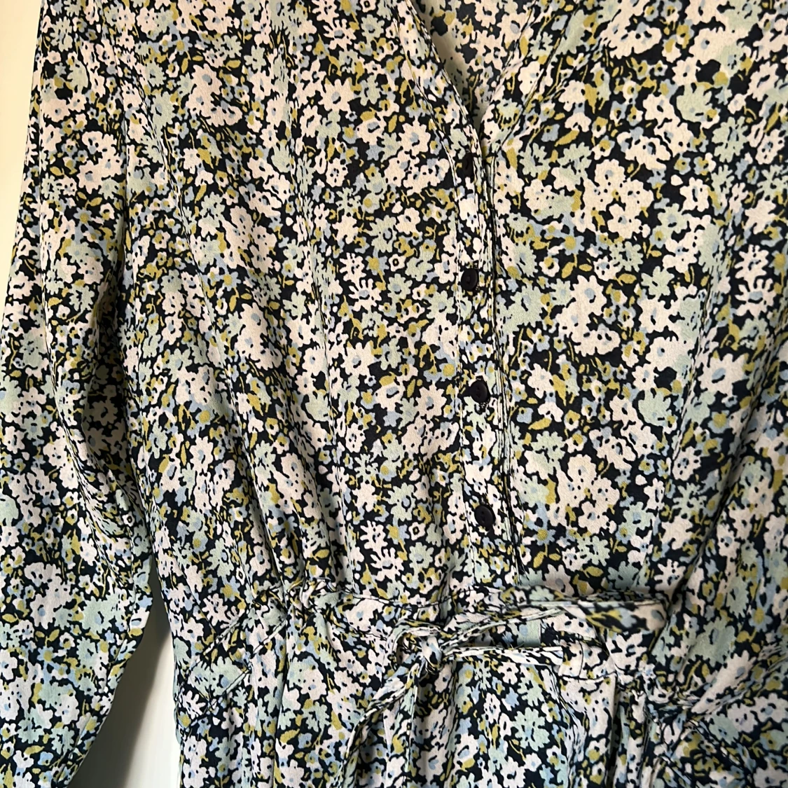 blommig klänning  - 90