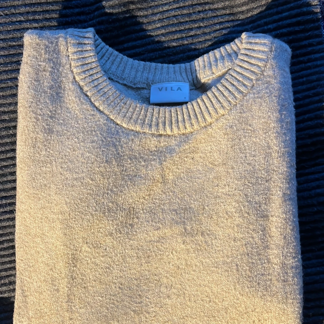 Beige stickad tröja  - 90