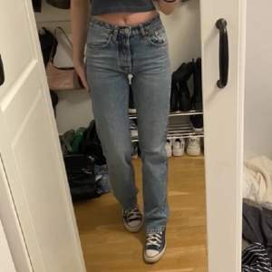 Midrise jeans från zara i storlek 34 