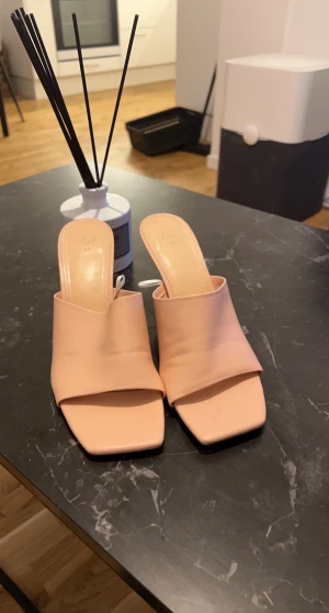 Klackar  - Klackar från H&M  Använda fåtal gånger 