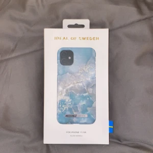 Ideal of sweden iPhone skal - Lyckades köpa fel storlek till min telefon därför säljer jag den.   Aldrig använd därav priset! 😇Skalet är till en iPhone 11/XR 💎Full pris för skalet är 399 på Ideal of Sweden hemsida💙