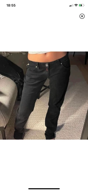 Lågmidjade - Lågmidjade jeans från replay, jättefina och sköna. Passar typ 34-36 typ