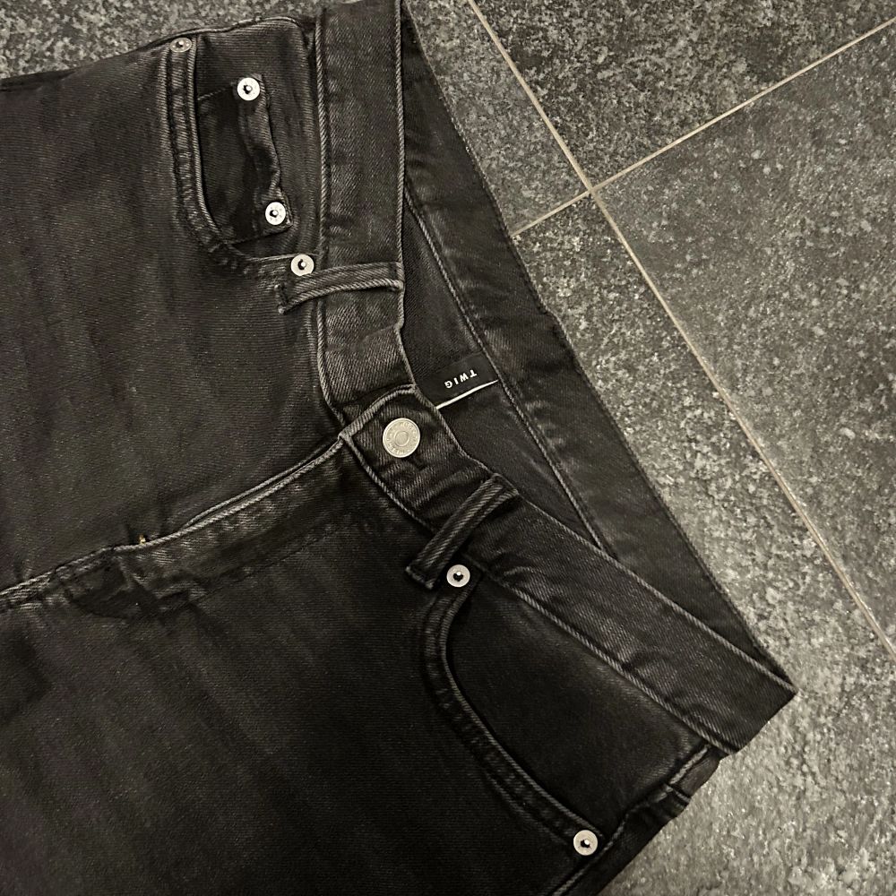 Svart Weekday Jeans - Weekday | Plick Second Hand