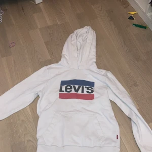 Levis tröja - Säljer en Levis tröja 