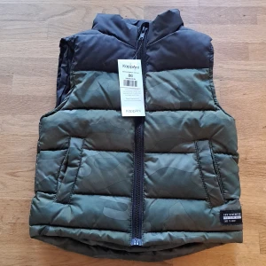 Vadderad Väst 86 - Helt ny väst. Nypris 349:-