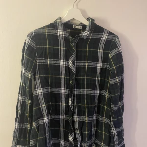 Skjorta - Skjorta från Cubus i använt skick. 