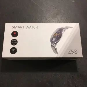 Jag säljer smart watch. Har aldrig anvends. Den fungerar bra. Jag vill sälja den snabbt.